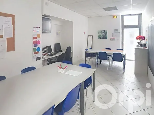 Local commercial en centre ville de Beaucaire