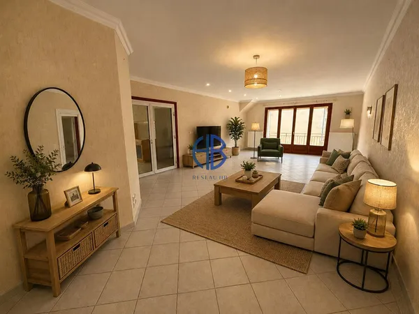 Rare à La Côte-Saint-André : Maison Familiale Spacieuse de 184 m² avec Double Garage