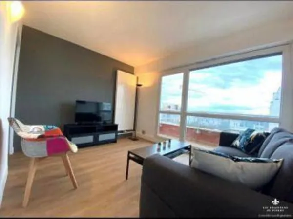 1 chambre dispo dans belle coloc 77m²