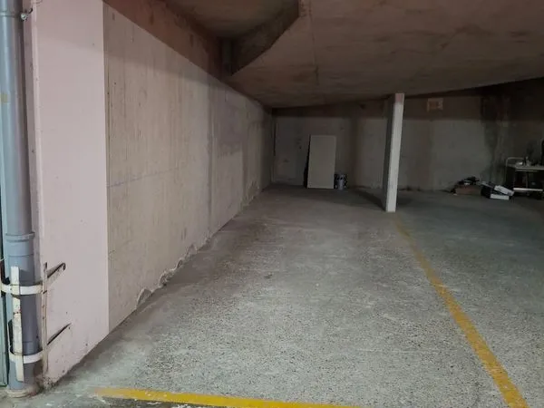 Parking double en garage fermé