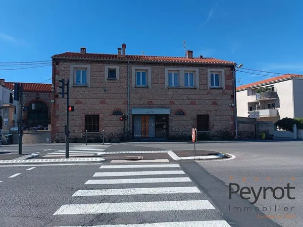 Bureau 131 m²