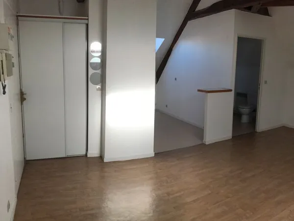 Vaste studio Montereau entre centre et gare