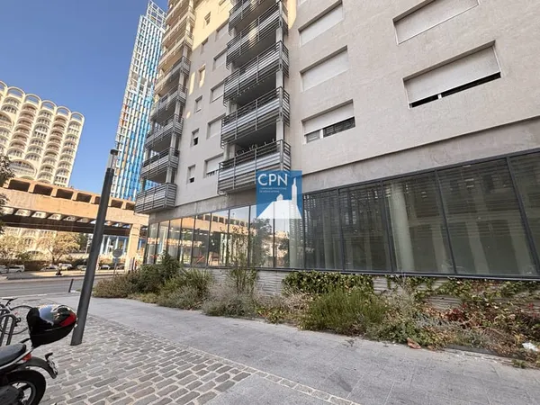Local d'activité 220 m²