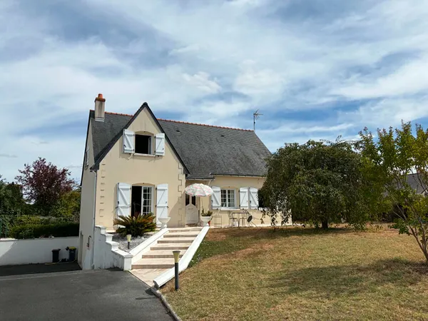 Maison 6 pièces à vendre à Varrains - 315 900 €