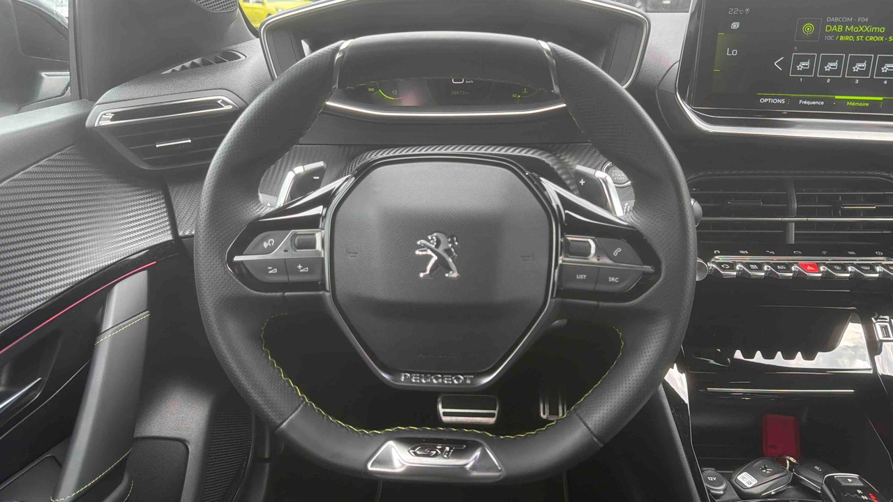 Peugeot 208 PureTech 100 S&amp;S EAT8 — photo 10