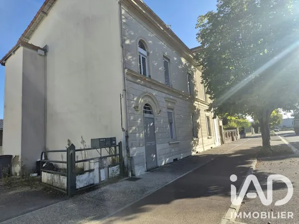 Local 1 pièce 148 m²