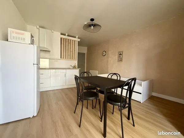 Studio 1 pièce 27 m²
