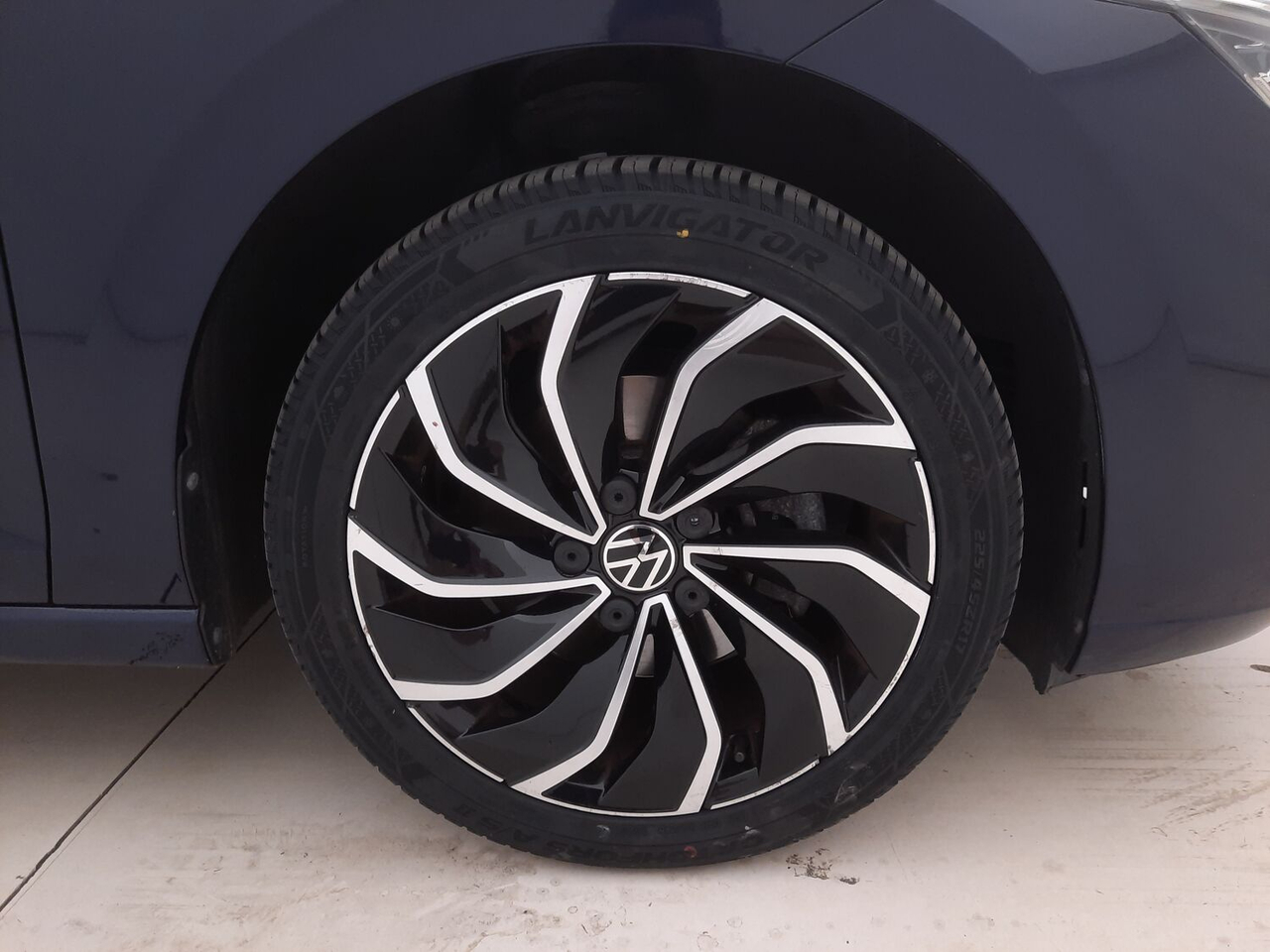 Volkswagen Golf 8 — photo 18