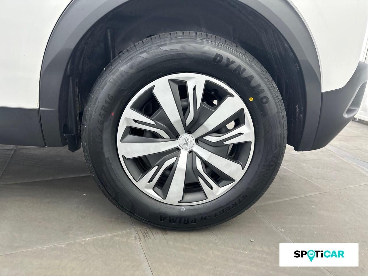 Peugeot 2008 1.2 puretech 100ch s&s active — photo 11