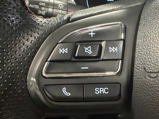 Mg Zs luxury — photo 18