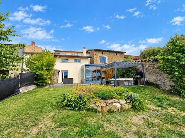 *** EXCLUSIVITE *** MAISON COUP DE CŒUR DE 132 M² *** CUNLHAT 63590 ***