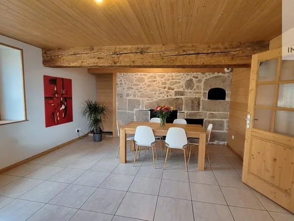 Appartement de caractère entièrement rénové au coeur des Hôpi
