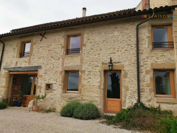 CHABEUIL, maison en pierres mitoyenne