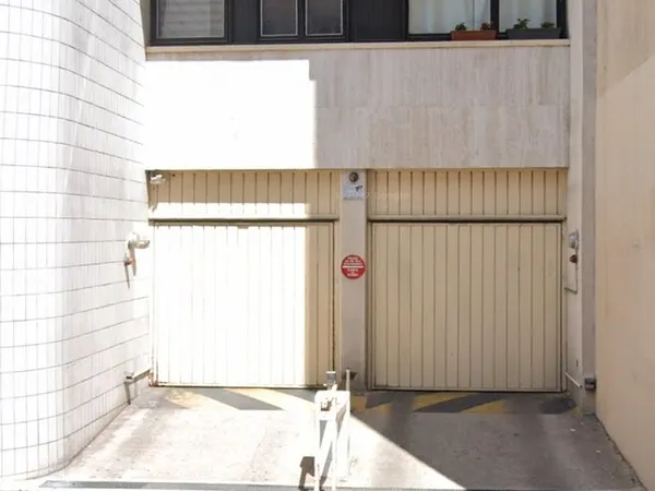 Location Parking Angle Rue St Maur, Rue de la Roquette pres de la Mairie Paris 11ème