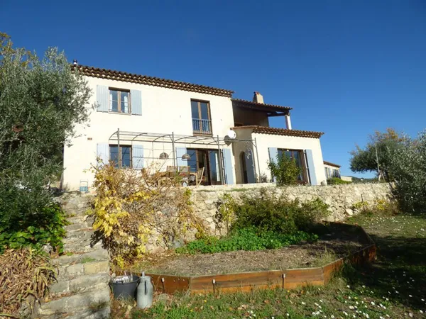 Local 9 pièces 190 m²
