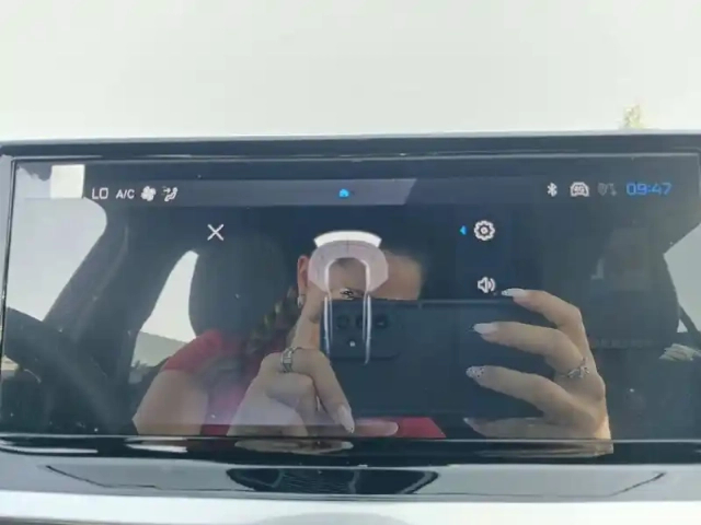 Peugeot 2008 hybrid 145 e-dcs6 — photo 20