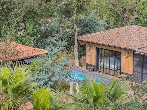 Maison 8 pièces 178 m²