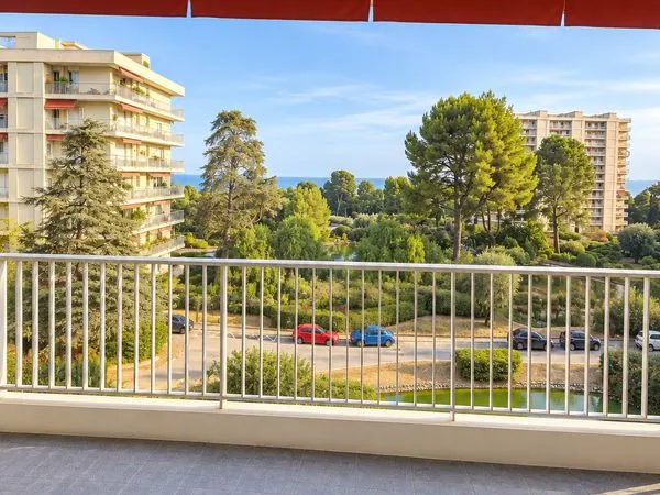 Domaine du Loup - Spacieux 2 pièces de 58 m² avec terrasse, vue mer, parking couvert et cave