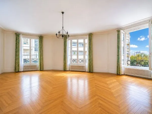 Appartement 6 pièces 183 m²