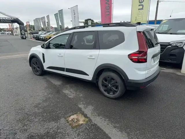 Dacia Jogger tce 110 5 places — photo 3