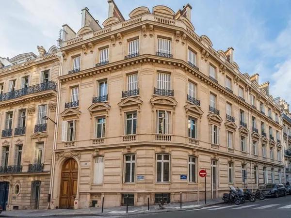 Bureaux 338 m²