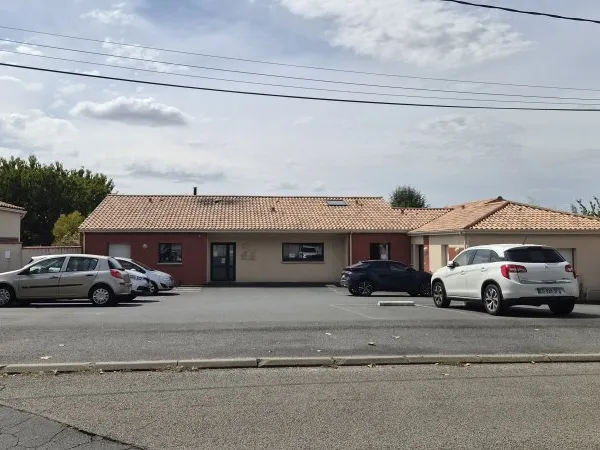 Local commercial 7 pièces 162 m²