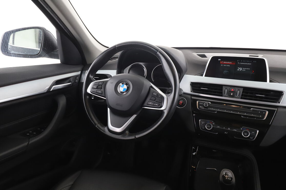 BMW X1 sDrive18i xLine — photo 12