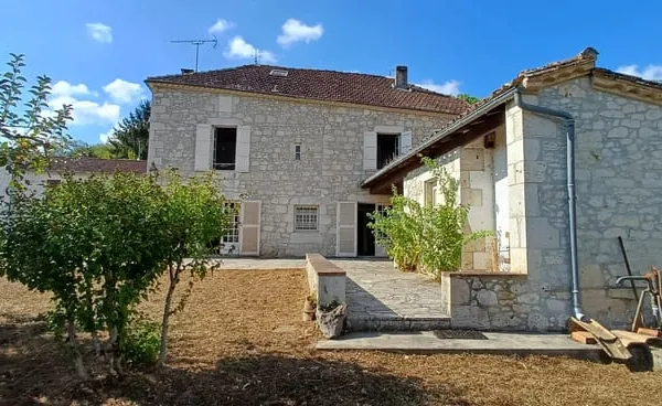 MAISON DE CARACTERE