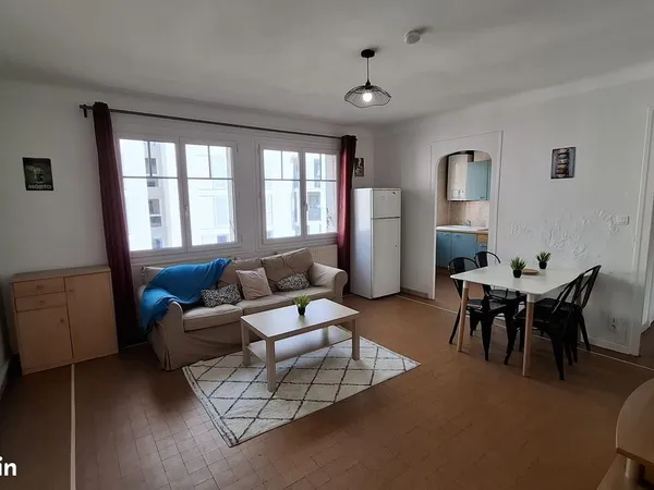 Location Chambre dans T4 tout meublé Charpennes / La Doua