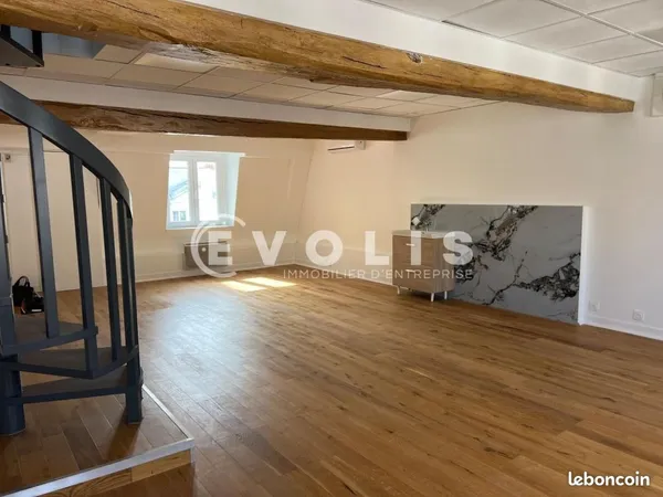 Bureau 125 m²