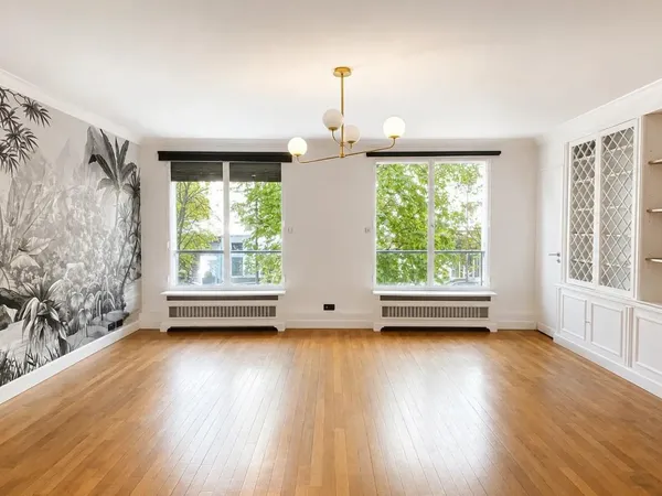 EXCLUSIVITÉ CORPIMMO vous propose à la location un élégant espace de bureaux de 109, situé au 2e éta