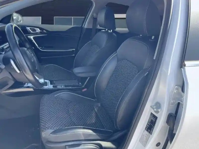 Kia Xceed 1.6 gdi hybride rechargeable 141ch dct6 — photo 14