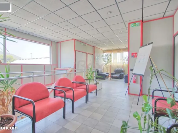 Local 224 m²