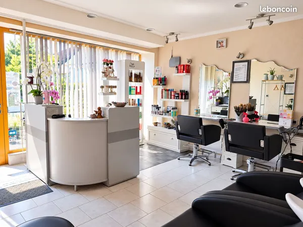 Murs commerciaux 55 m² - Fort potentiel - Centre-bourg