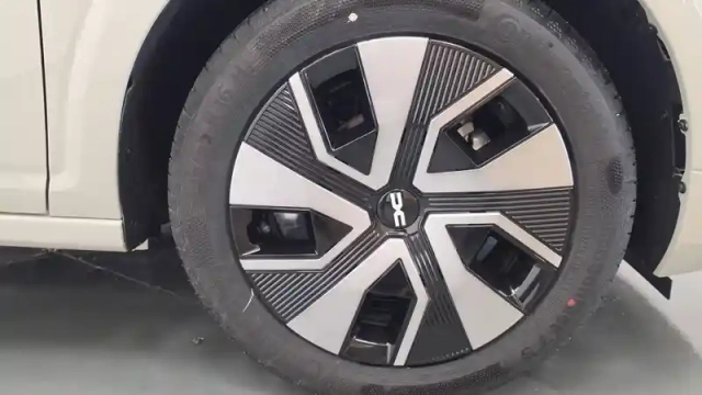 Dacia Sandero sce 65 — photo 20