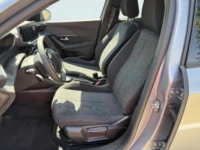 Peugeot 2008 hybrid 110 e-dcs6 — photo 11