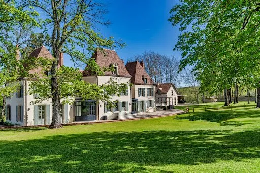 Château 885 m²