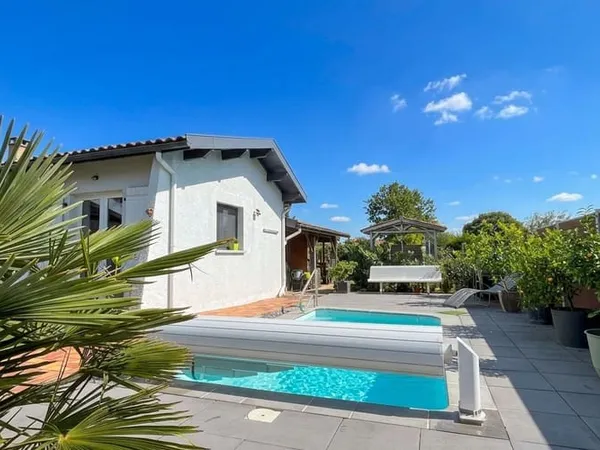 Studio 5 pièces 125 m²
