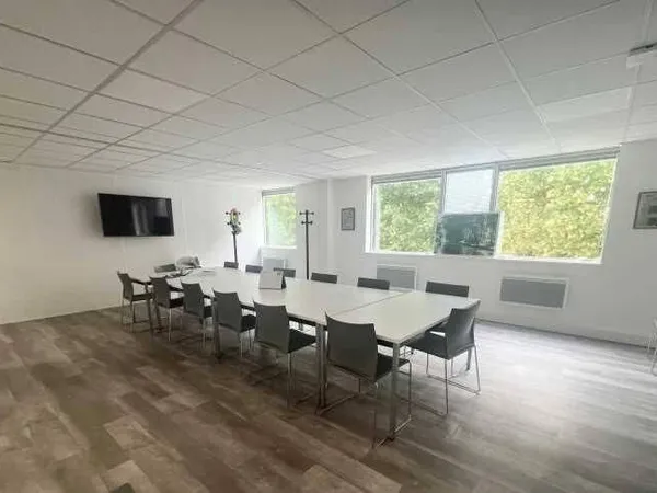 Bureaux 622 m²