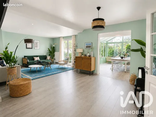 Maison familiale 8 pièces 213 m²