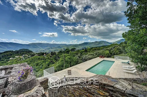 Propriété 14 pièces 285 m²