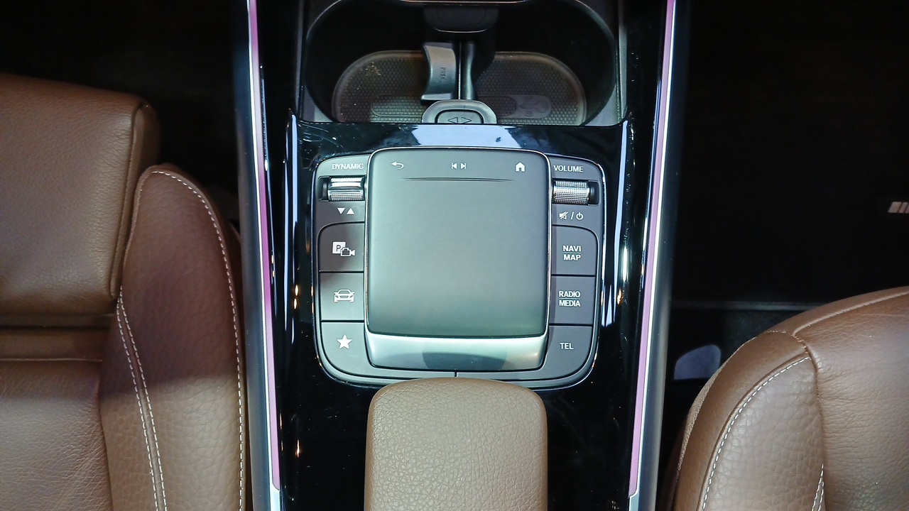 Mercedes GLA 250 e 8G-DCT — photo 19