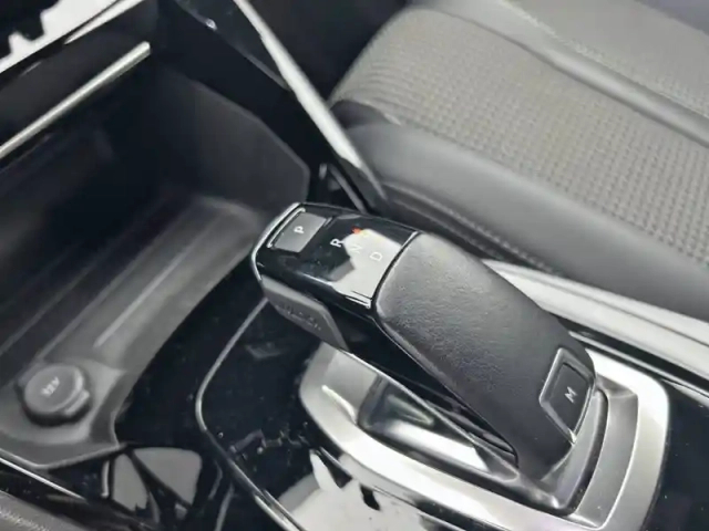 Peugeot 2008 puretech 130 s&amp;s eat8 — photo 14