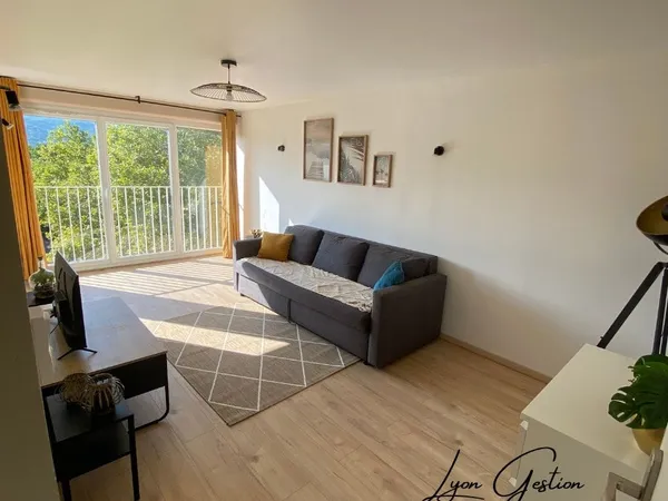 FONTAINES SUR SAONE - T3 MEUBLE TRAVERSANT - 60m²