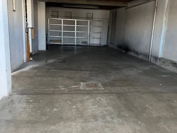 Garage / Place de parking moto sécurisée - accès facile