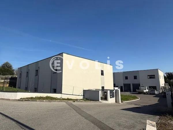 Local d'activité 120 m²