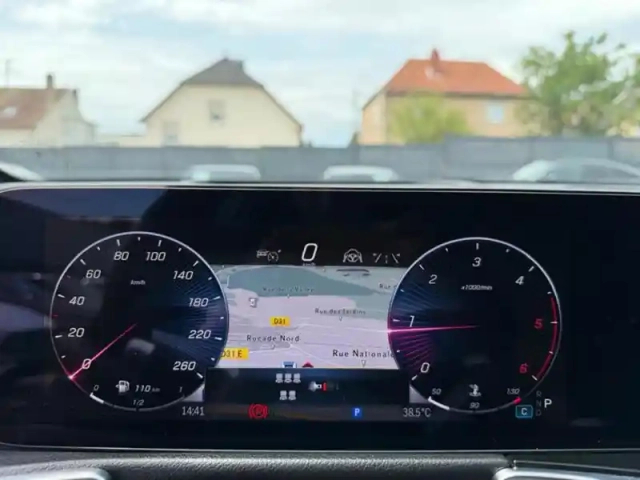 Mercedes Glb 220 d 4matic amg line — photo 37