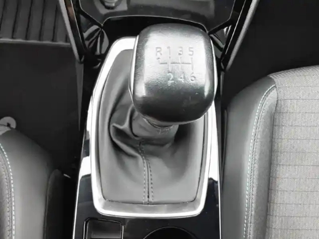 Peugeot 208 puretech 100 s&amp;s bvm6 — photo 46