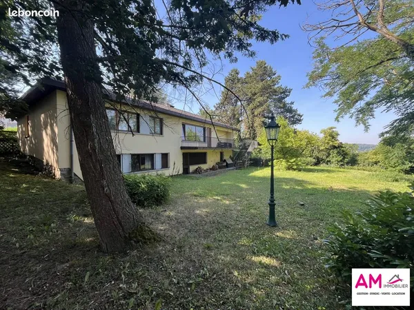 Maison 7 pièces 200 m²