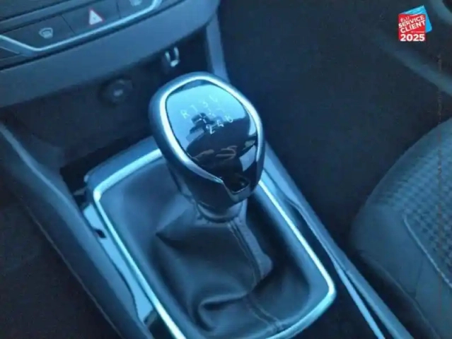 Peugeot 308 sw 1.2 puretech 110ch e6.3 s/s active business gps camera carplay — photo 13